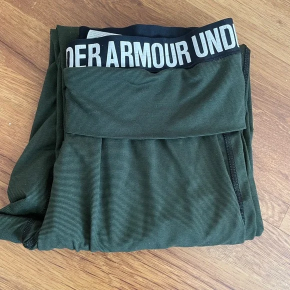 Women’s Under Armour Dark Green Athletic Pants.  Size Small - Picture 3 of 4